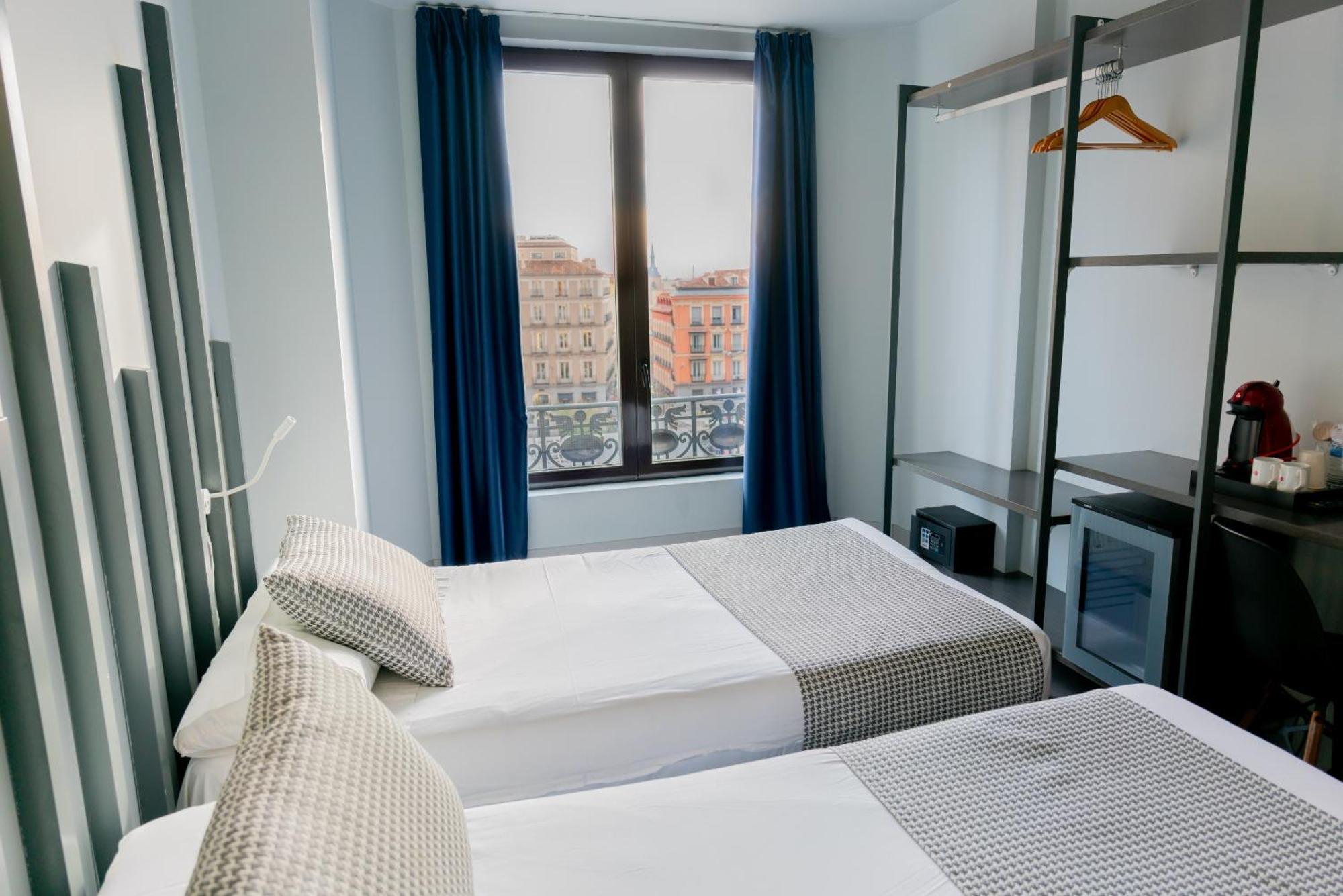 Hostal Carmen-Gran Via Мадрид Екстериор снимка
