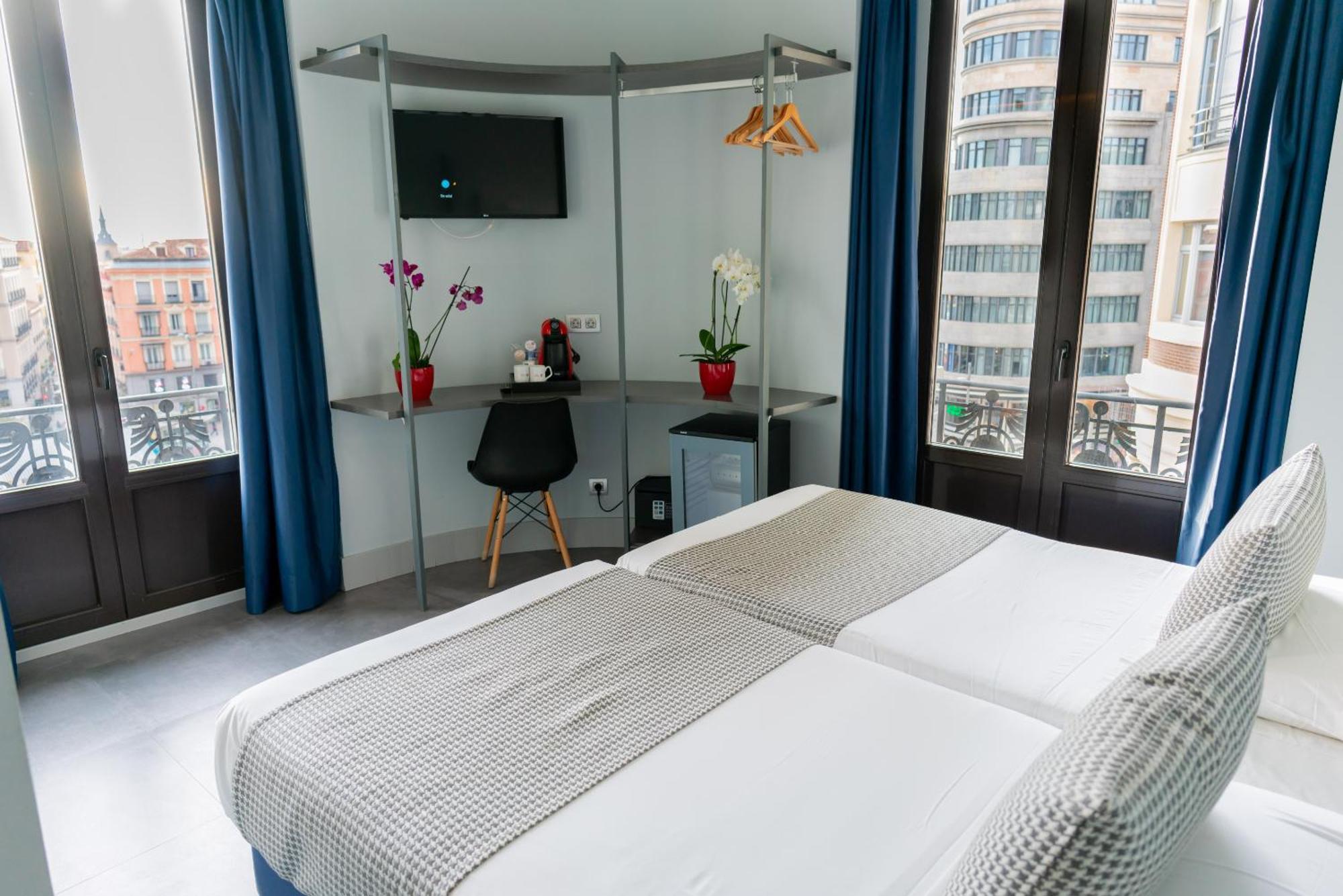 Hostal Carmen-Gran Via Мадрид Екстериор снимка