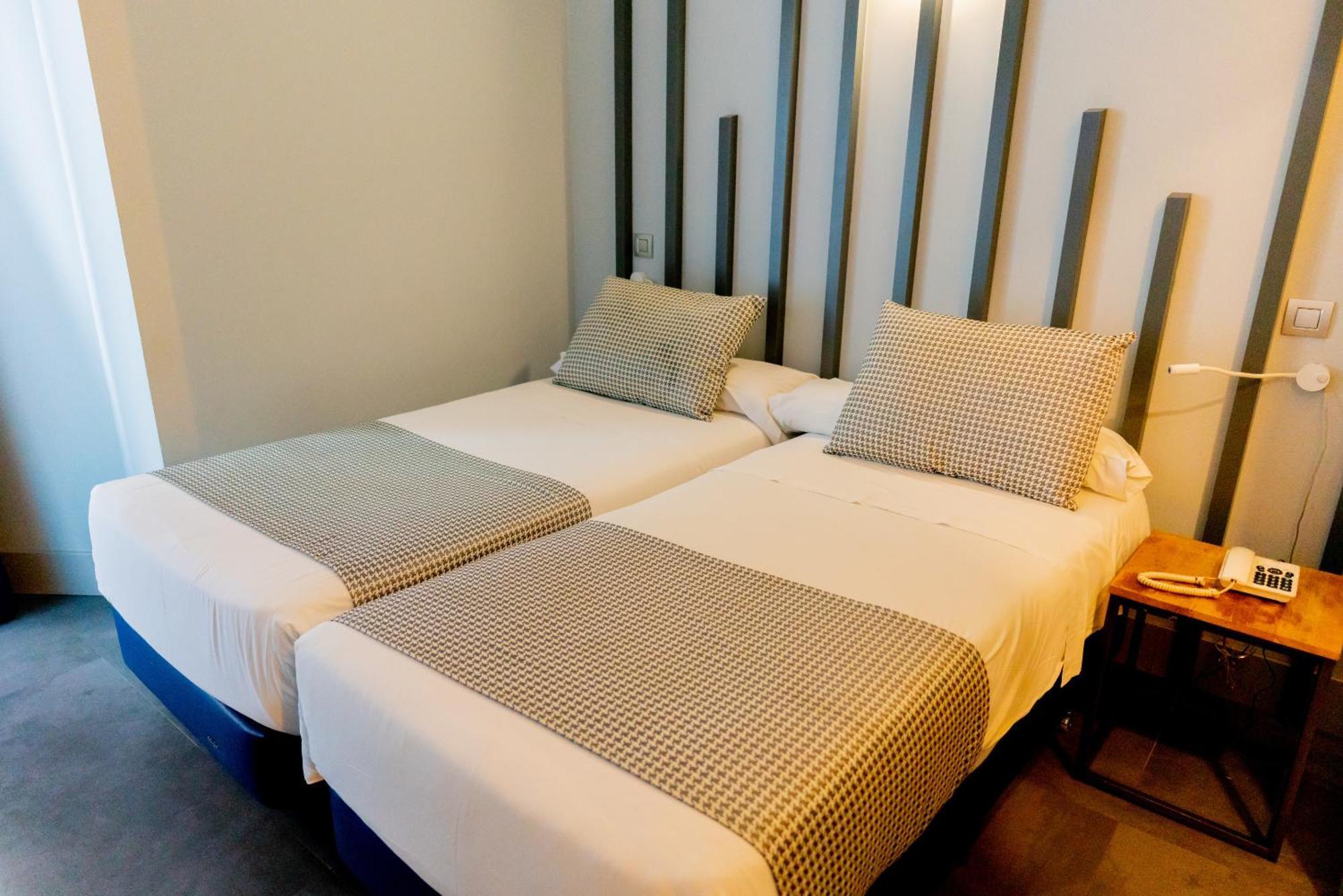 Hostal Carmen-Gran Via Мадрид Екстериор снимка