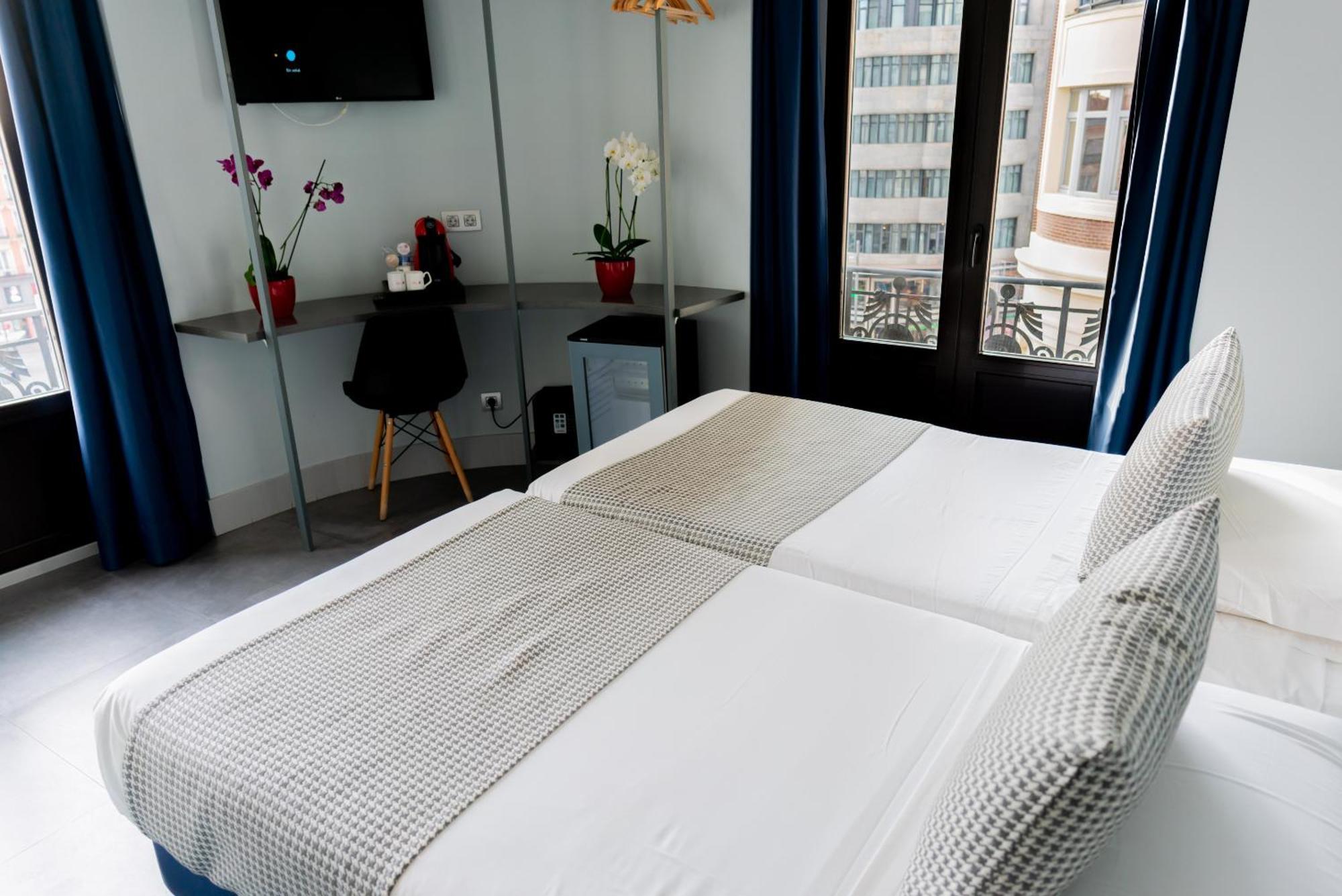 Hostal Carmen-Gran Via Мадрид Екстериор снимка